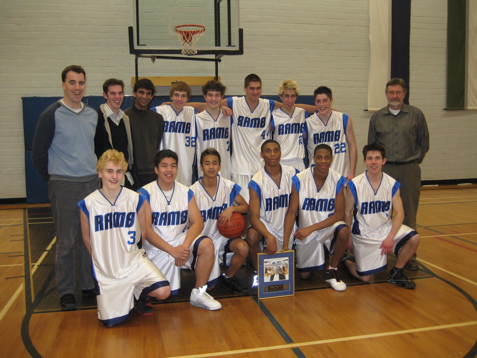 2007%20Sr%20Boys%20Basketball.jpg