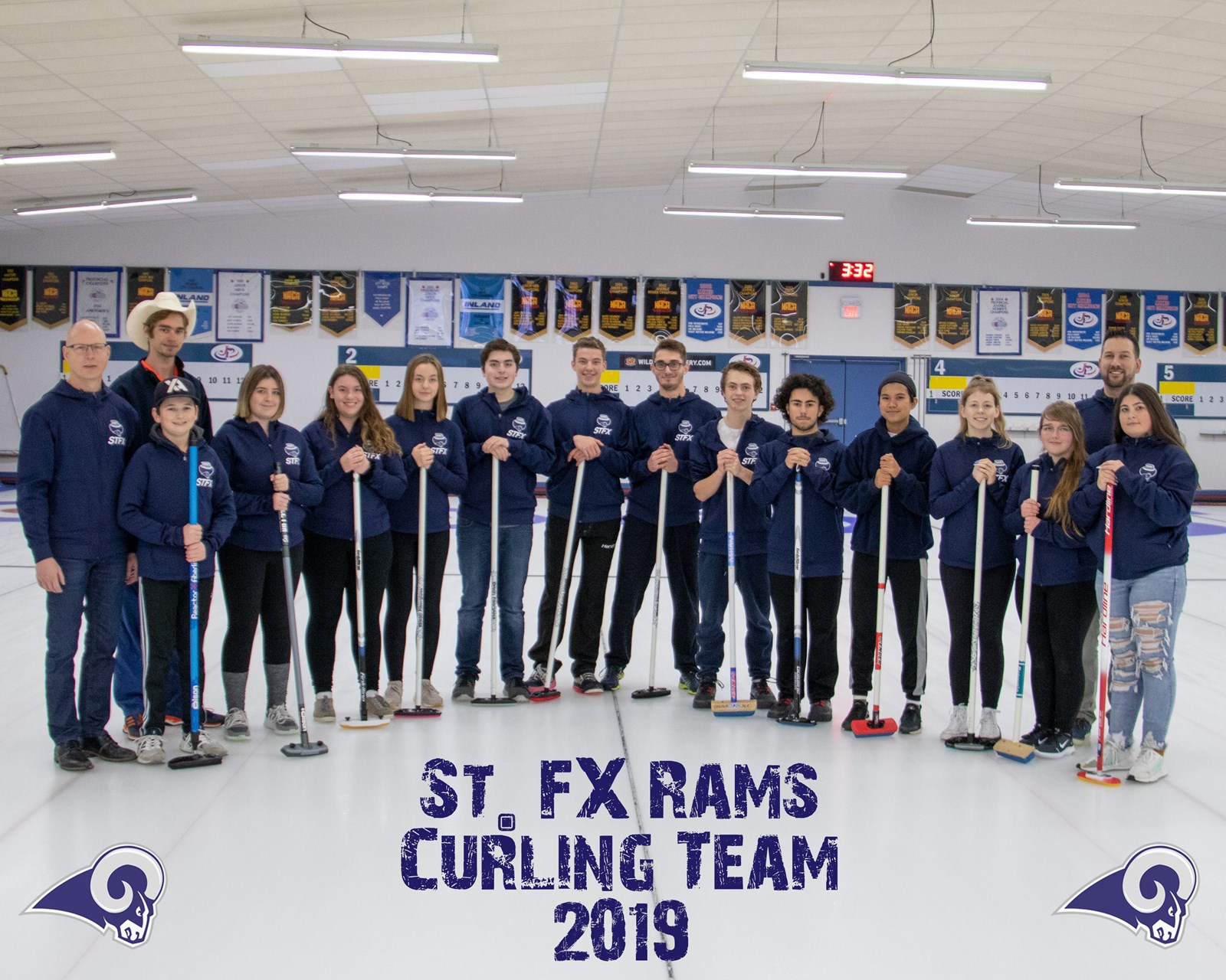 2019%20Curling%20Team.jpg