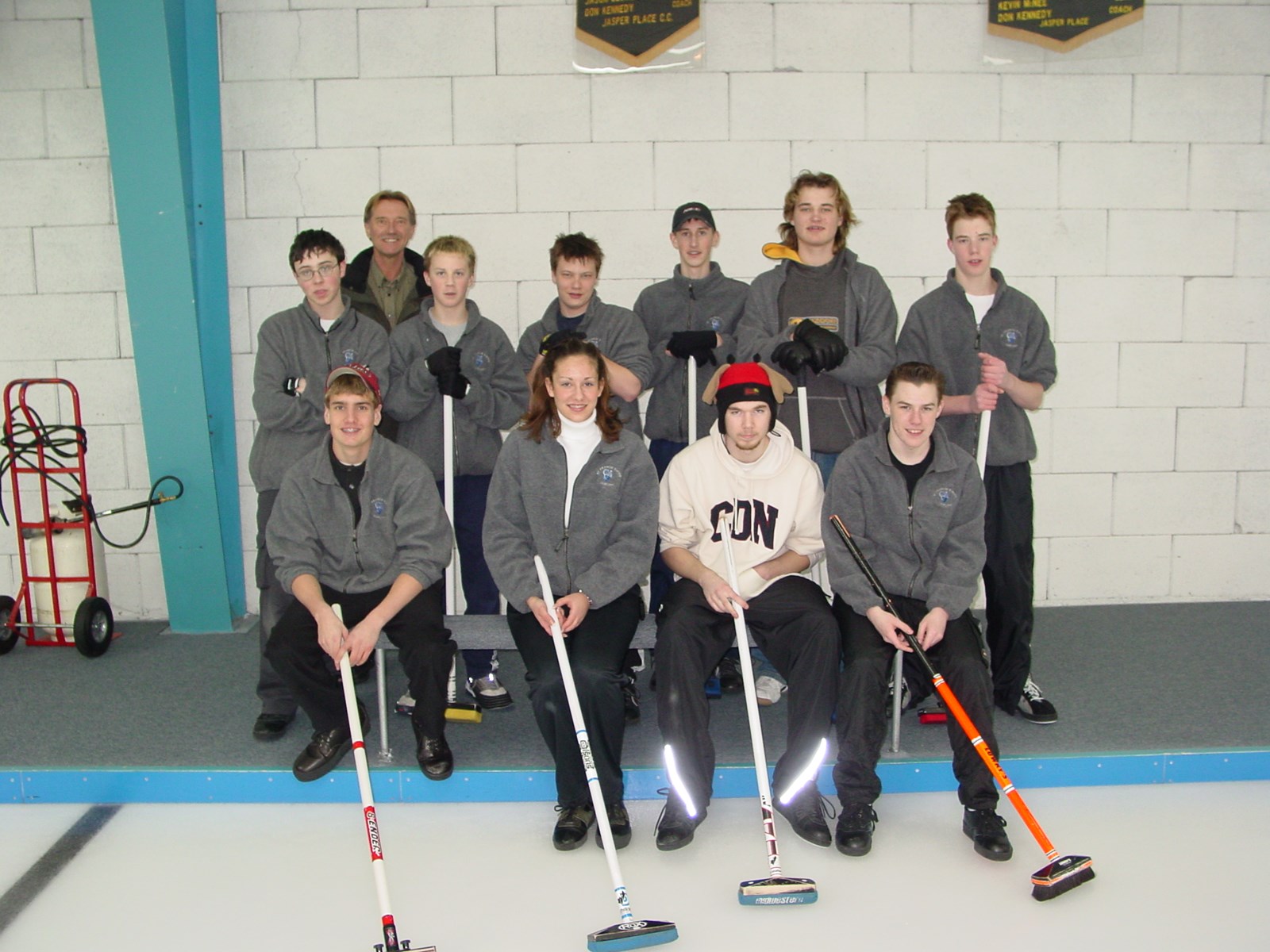 2003%20Curling.JPG